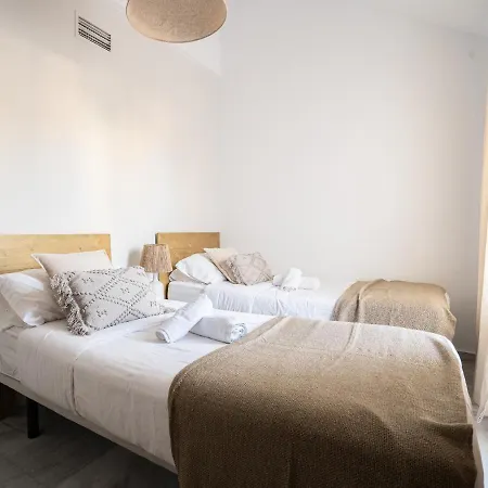 Stay U-Nique Apartments Plaza Constitucion Málaga Extérieur photo